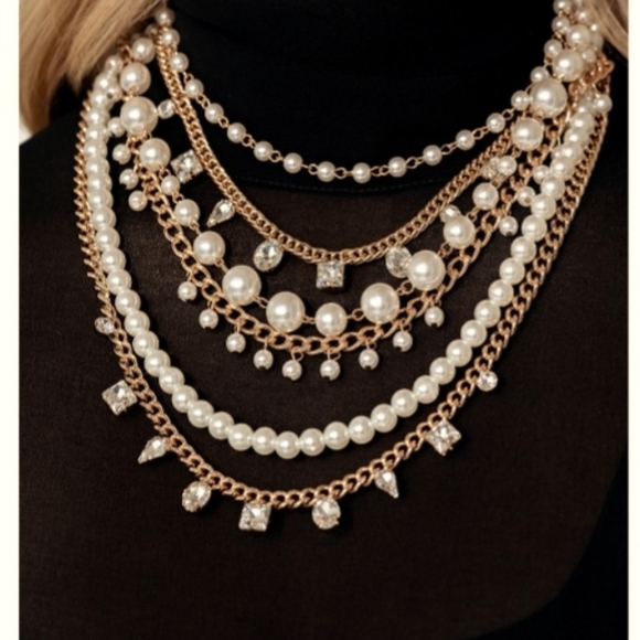 Zi Collection ~ Aristocratic Gold Necklace & Earrings set - Picture 2 of 3